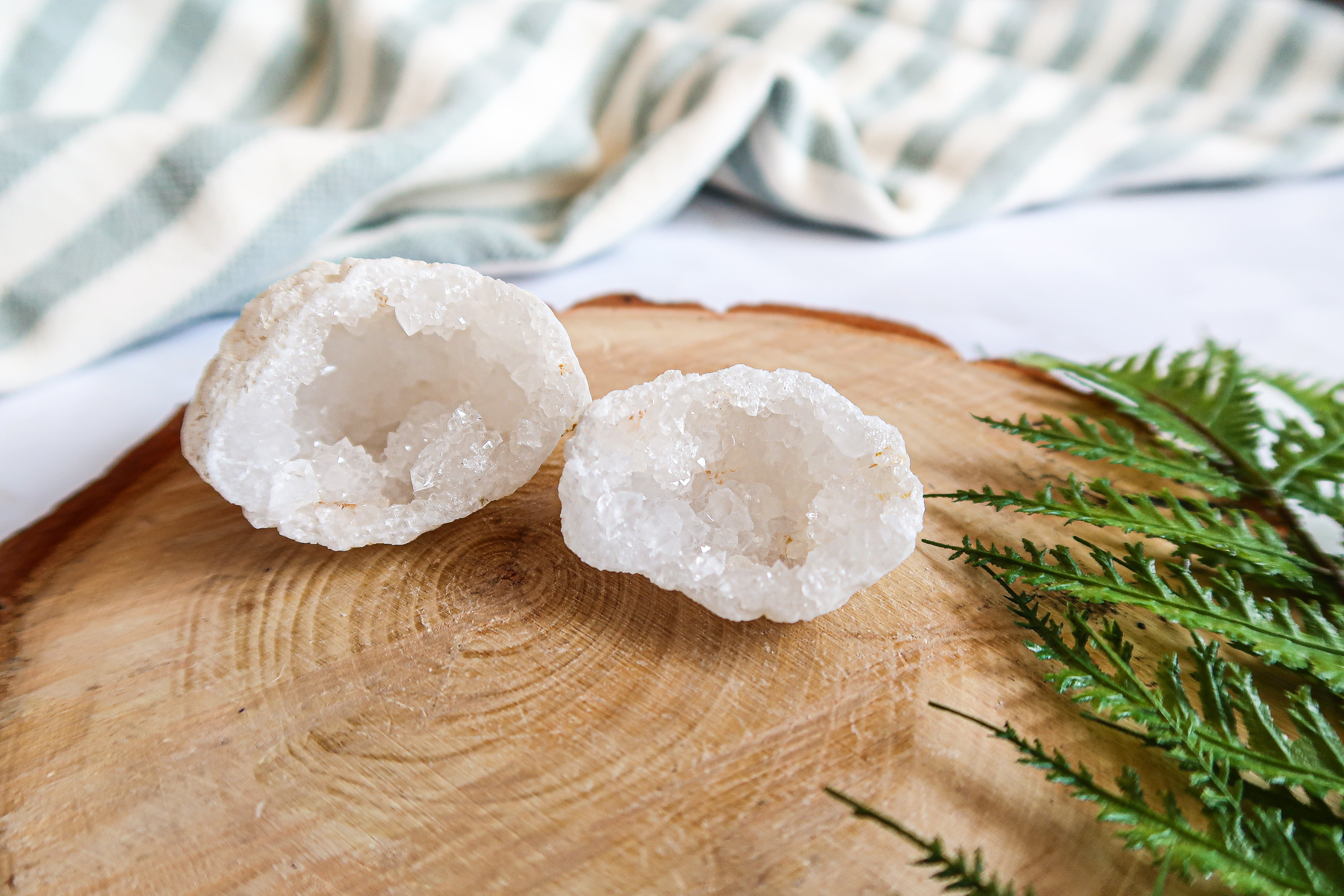 Bergkristal edelsteen geode paar